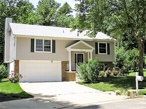 Building Photo - Serene and Private 3 Bed 3 Bath Single Fam...