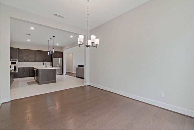 Building Photo - 7327 Sunny Oak Ln