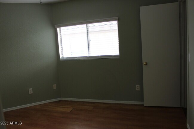 Building Photo - 1364 S Wagon Wheel Ct