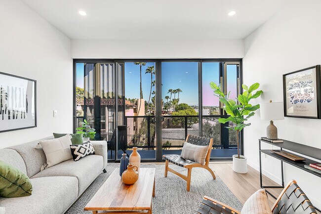 Building Photo - TALA Residences at 829 Larrabee Street