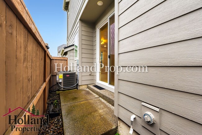 Building Photo - 3 Bedroom new home in South Hillsboro area