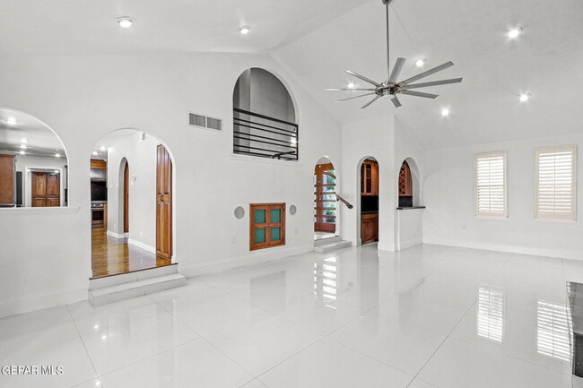 Building Photo - 5109 Memory Dr