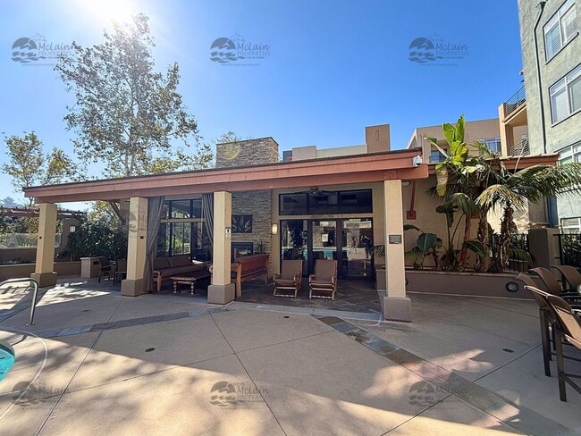 Building Photo - Top Floor 2BD/2BA Condo