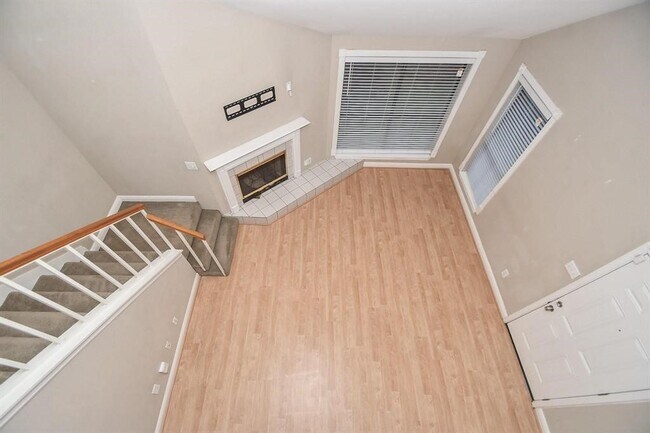 Building Photo - 3150 Walnut Bend Ln