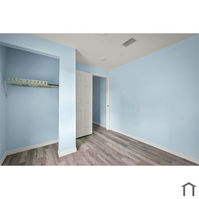 Building Photo - 260 Vernis Ave