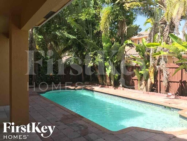 Building Photo - 15320 SW 141st Ct