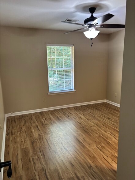 Building Photo - 1315 Moice Dr