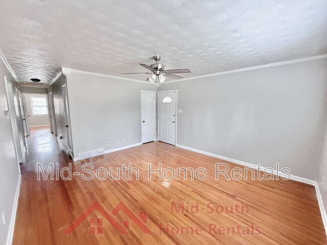 Building Photo - 3831 Hermitage Dr