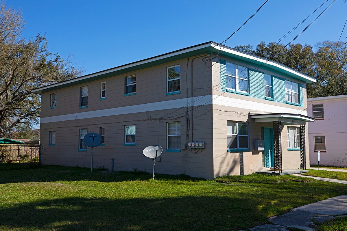 Building Photo - 849 W 30th St