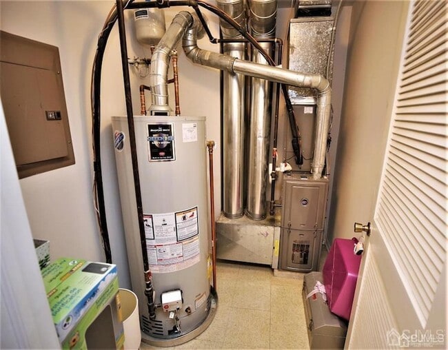 Building Photo - 1303 Blossom Cir