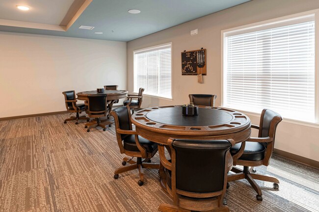 Building Photo - 2023 N Broadmoor Ave