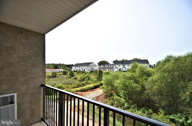 Building Photo - 3940 Ashland Dr