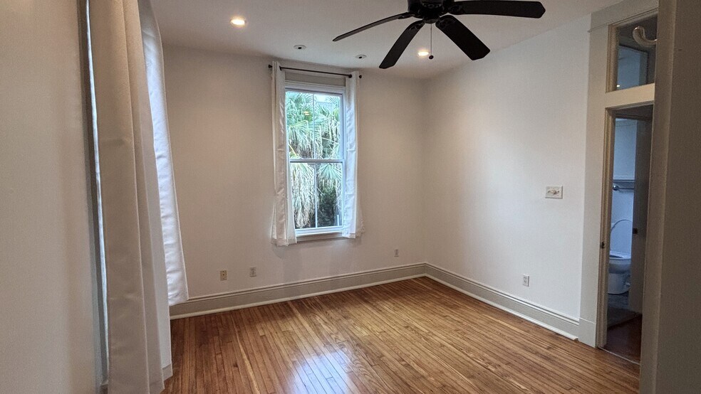 Building Photo - 4026 Chestnut St