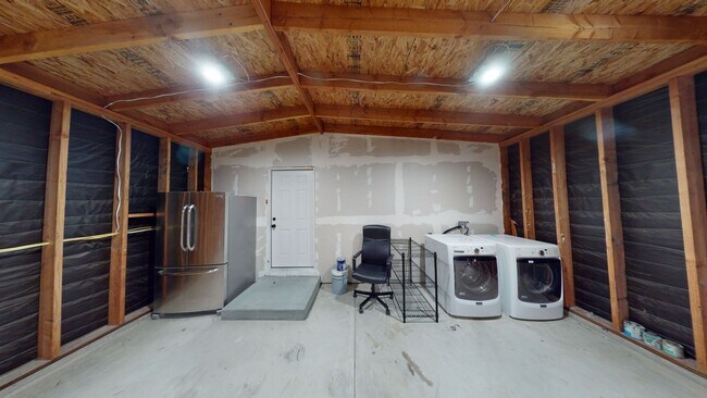 Building Photo - Newly Renovated on Montezuma!