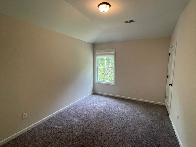 Building Photo - 222 Palisade Rdg