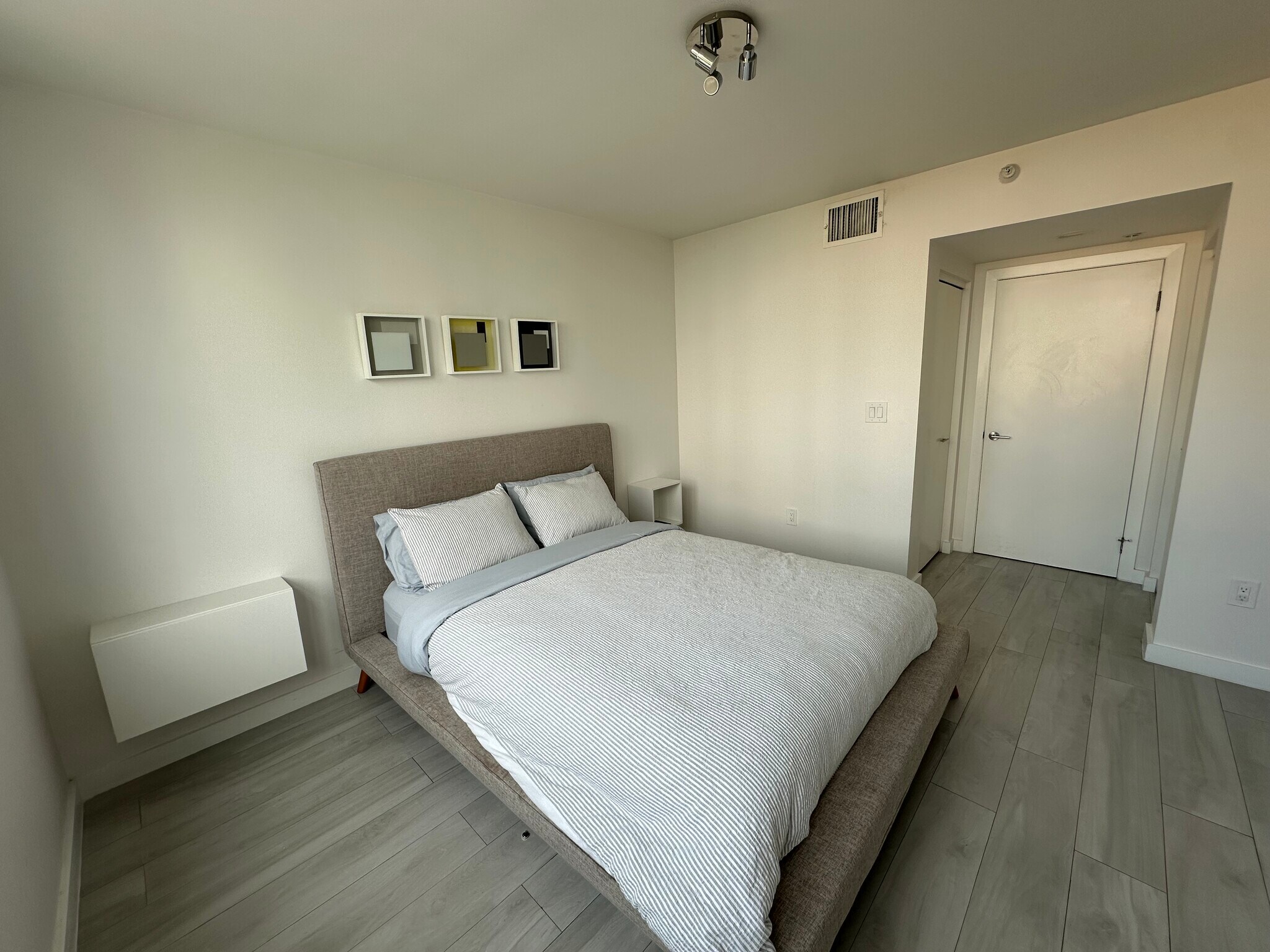 Building Photo - 800 Claughton Island Dr