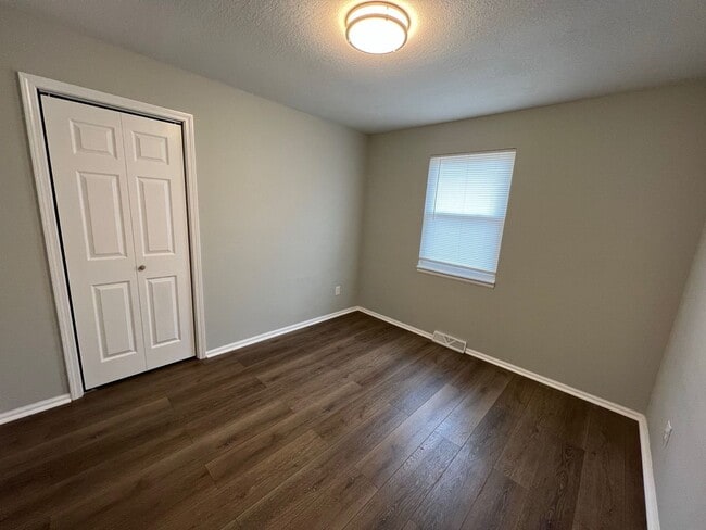 Building Photo - Updated 3-Bedroom Home with Garage in a Cul-de-Sac