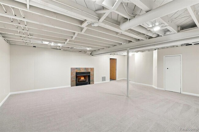 Building Photo - 1011 Brooklawn Dr
