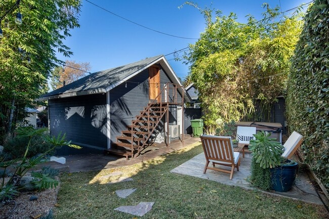 Building Photo - 1606 Myra Ave