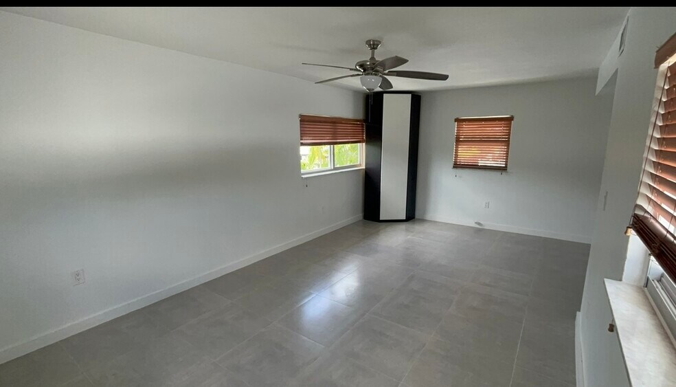 Building Photo - 11480 SW 55th St