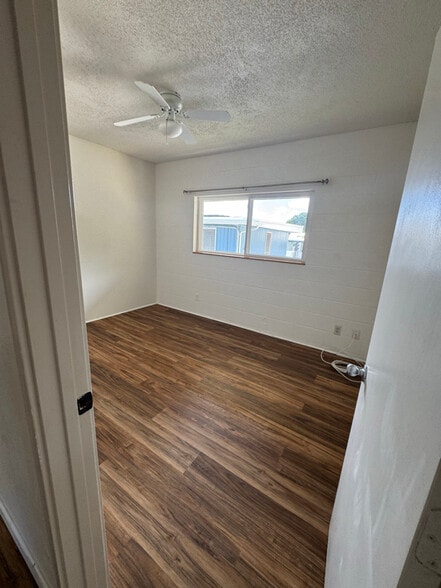 Building Photo - 2355 Round Top Dr