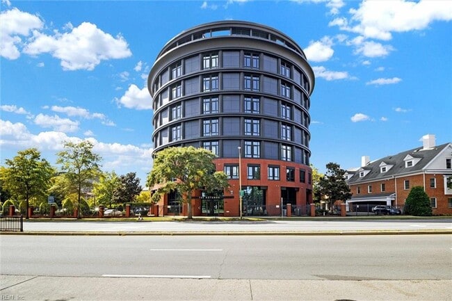 Building Photo - 415 St Pauls Blvd