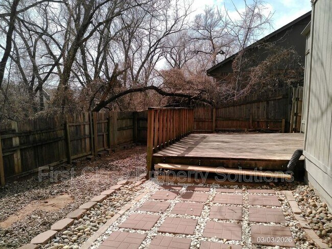 Building Photo - 1406 Mary Lee Ln