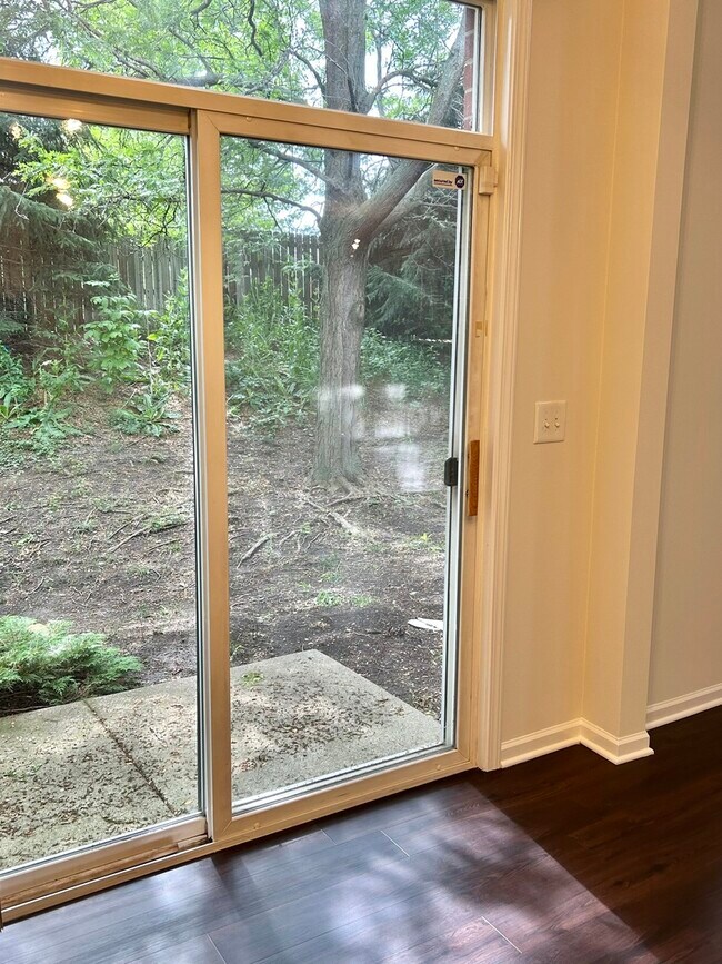 Building Photo - 2375 Chelsea Rd