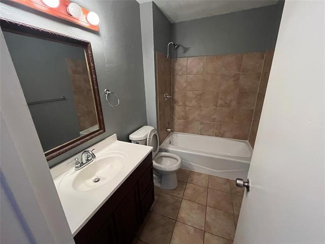 Building Photo - 4509 Huntington Dr