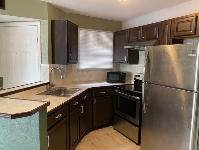 Building Photo - Cozy 1 Bedroom/1 Bathroom Near Millennium Mall!