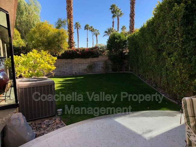 Building Photo - 39095 Sweetwater Dr