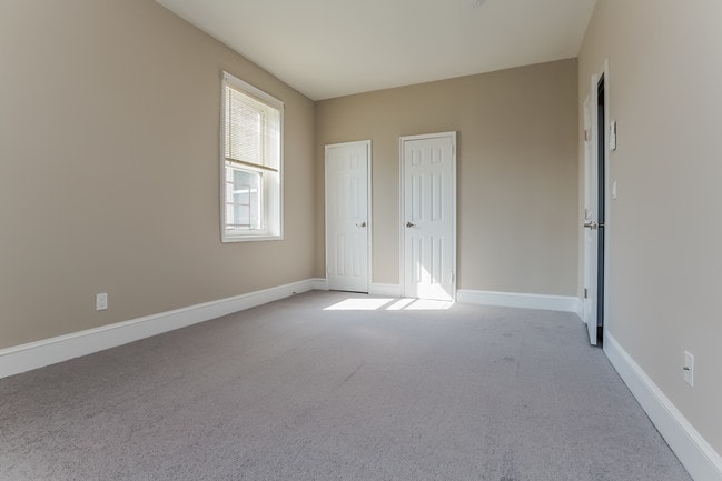 Newly Renovated Apt - Carpeted Bedroom - Chatham Arms