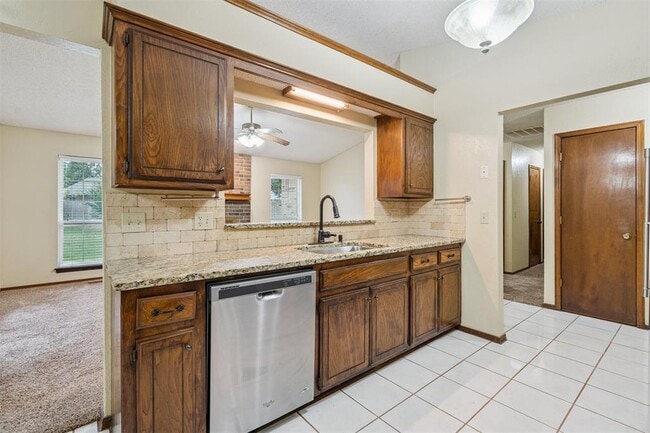 Building Photo - 16404 Del Mar Dr
