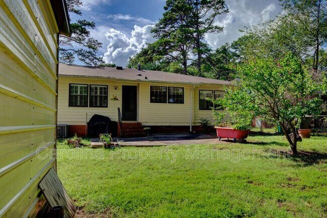 Building Photo - 6412 Tomahawk Ln