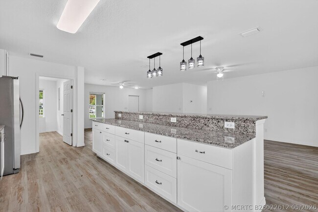 Building Photo - 2206 S 34th St