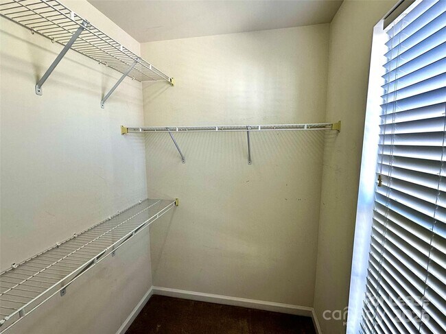 Building Photo - 7946 Mariners Pointe Cir