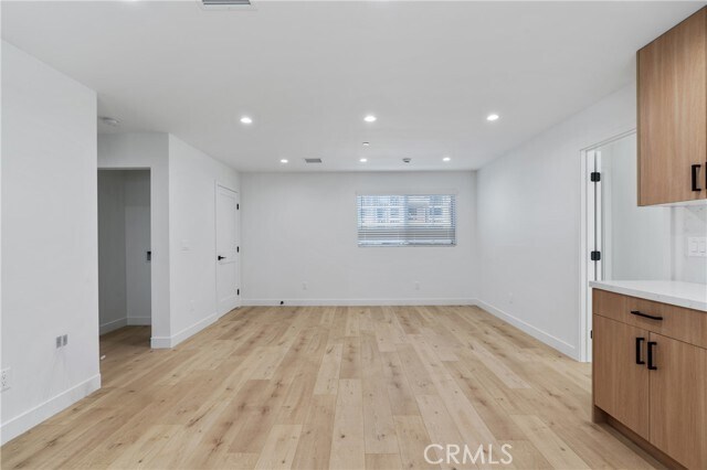Building Photo - 11140 Woodley Ave