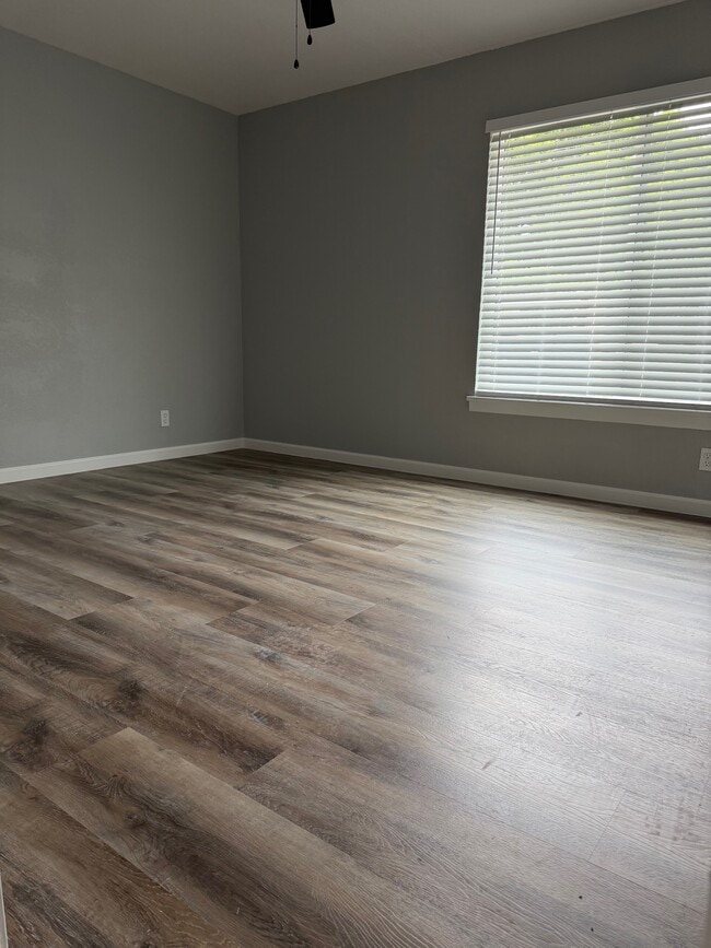 Building Photo - 12 Pershing