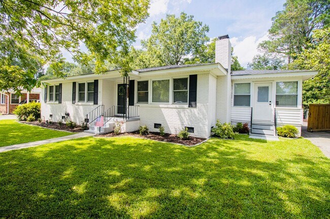 Building Photo - 1508 Hollyberry Ln