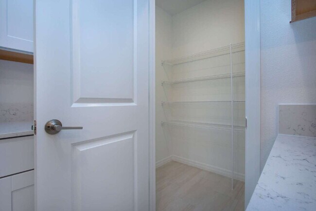 Building Photo - Lakeside Luxury in Parrish - 5 Bedroom BRA...