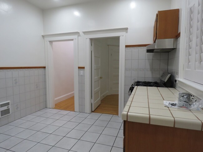 Building Photo - 162HHH