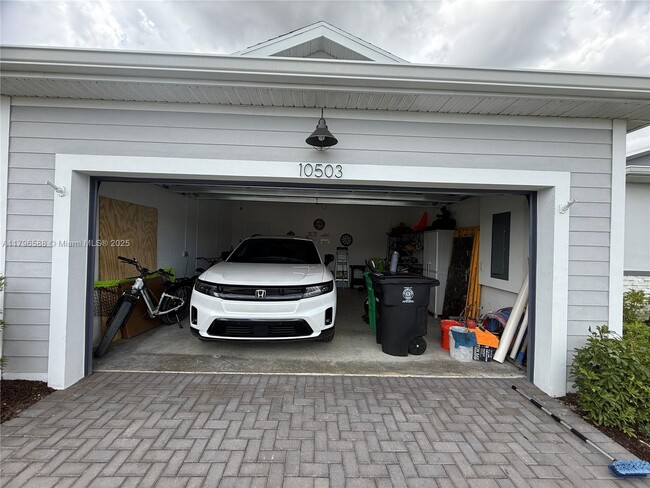 Building Photo - 10503 SW Orana Dr