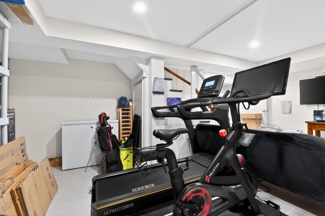 Building Photo - 4825 Butterworth Pl NW