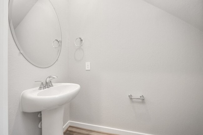 Building Photo - 16690 Sterling Clf St