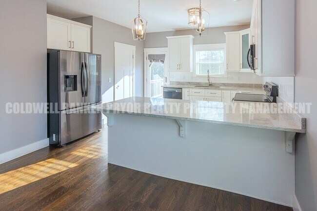 Building Photo - 9618 Shooting Star Cir