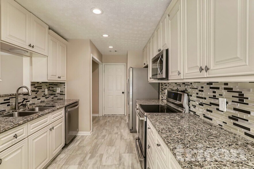 Building Photo - 2024 Atha Woods Dr