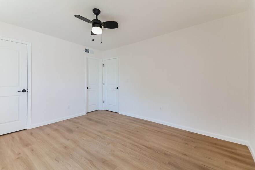 Building Photo - 9920 Forest Ln