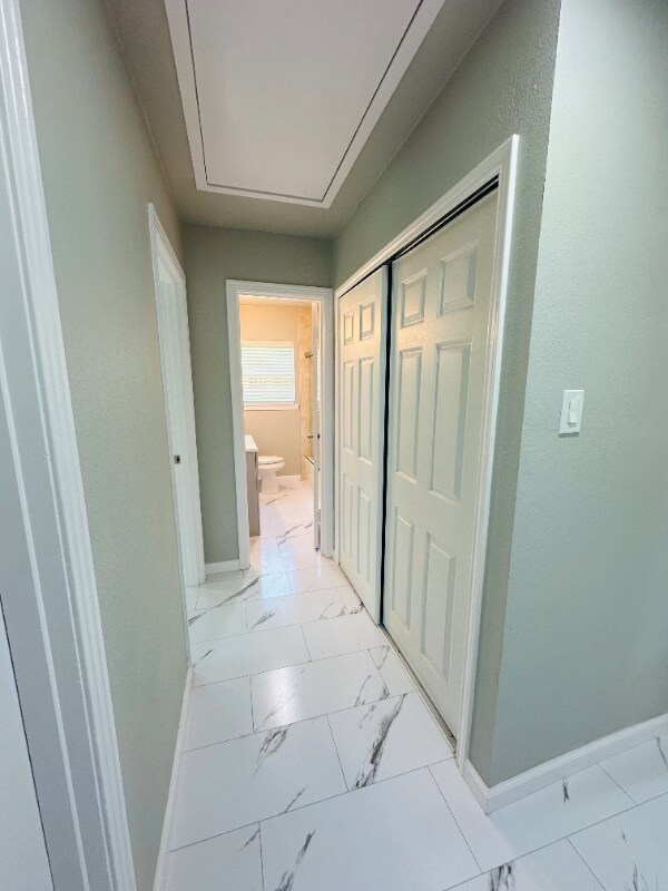 Building Photo - 2504 Avon Dr