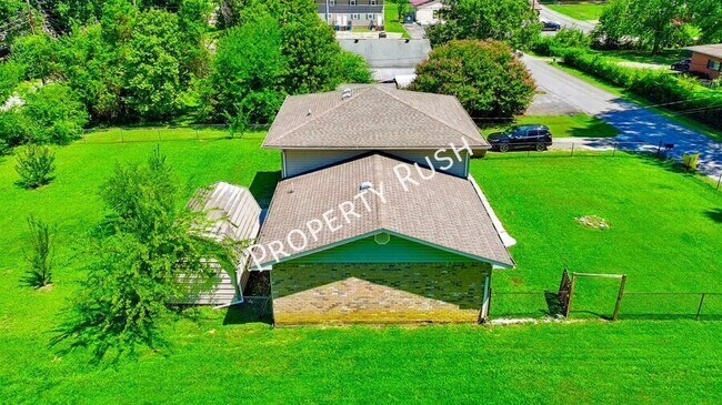 Building Photo - 702 Fricks Ln