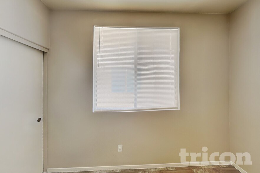 Building Photo - 5616 Deer Run Ct